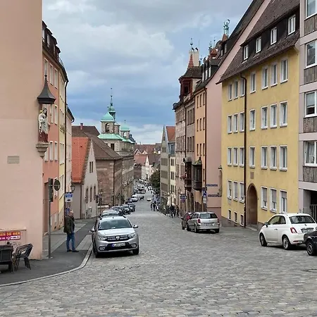 Loft Studio-apartment - Parken - Top-lage Unterhalb Der Burg * Нюрнберг